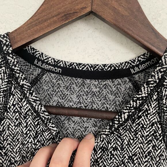 Lululemon Runderful Long Sleeve Cuffins Scattered Herringbone Women Size 8 Grey - Picture 9 of 10